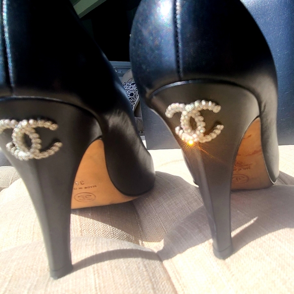Chanel CC Heels - Picture 10 of 10